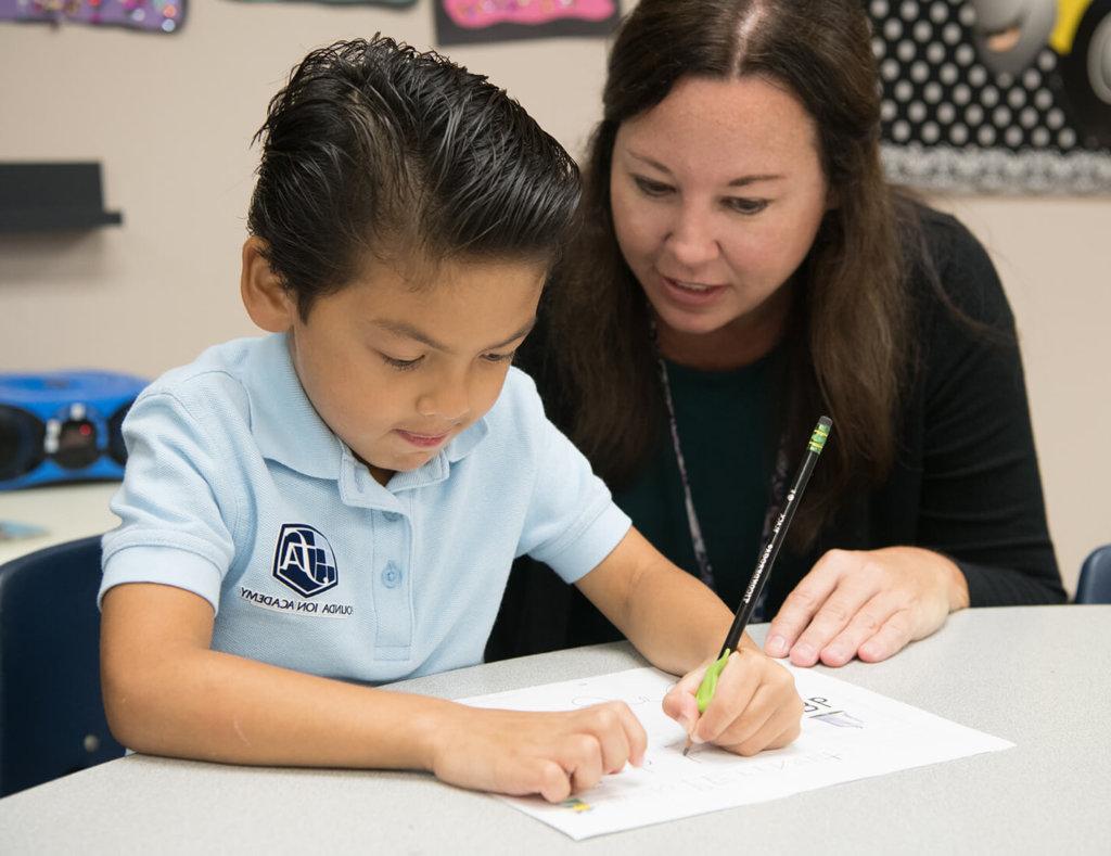 Teaching kid how to write